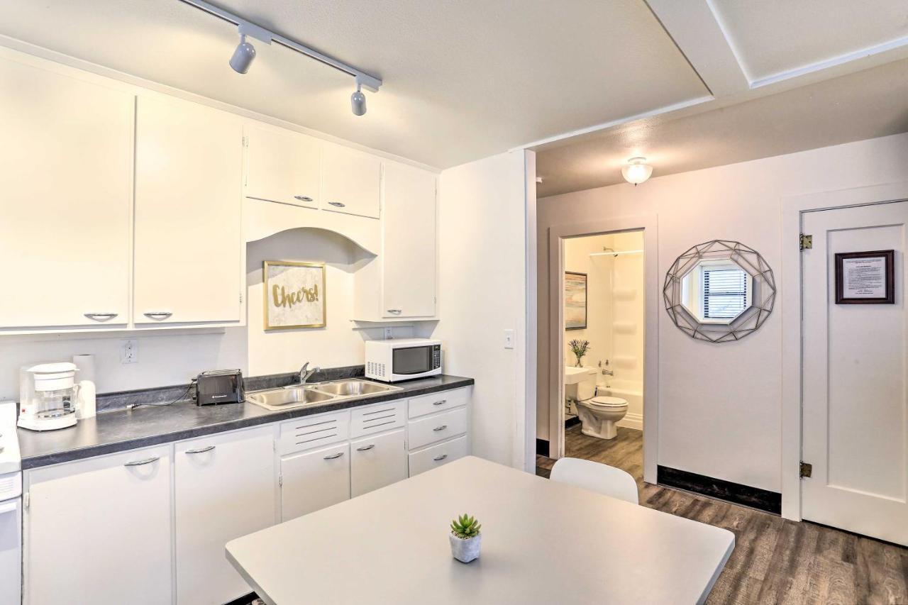 Upscale Apt At The Lofts In Historic Downtown Lead Екстер'єр фото